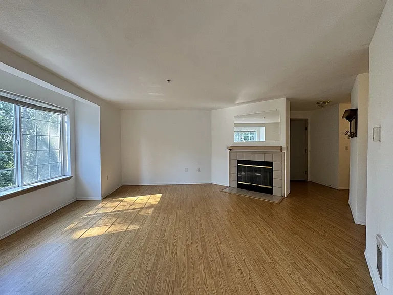 24018 26th Pl S #C302 — Photo 3