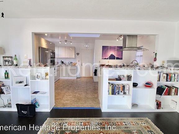 3rd image of 2663 Nansen Ave