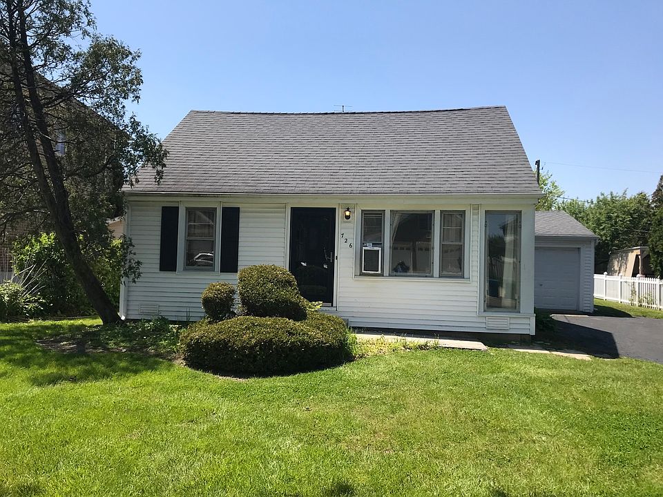 2nd image of 726 N Emroy Ave
