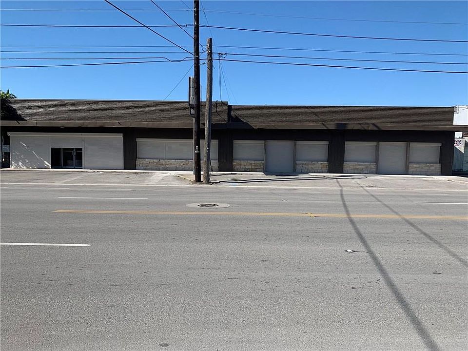 1st image of 821 S Staples St