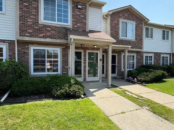 31844 Kelly Rd, Roseville, MI 48066