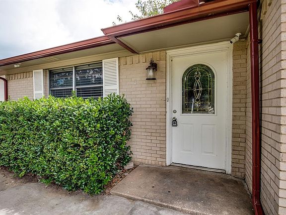 4th image of 2020 Brenda Ave