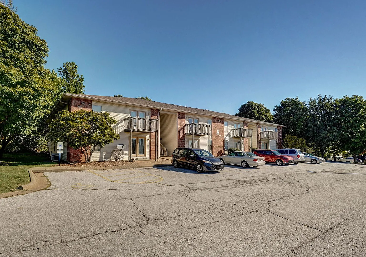 Eaglewood Apartments LLC — Photo 1