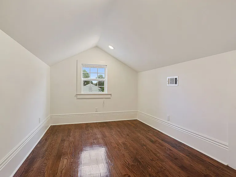 2123 S Liberty St — Photo 37
