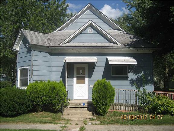 2nd image of 801 3rd Ave SW