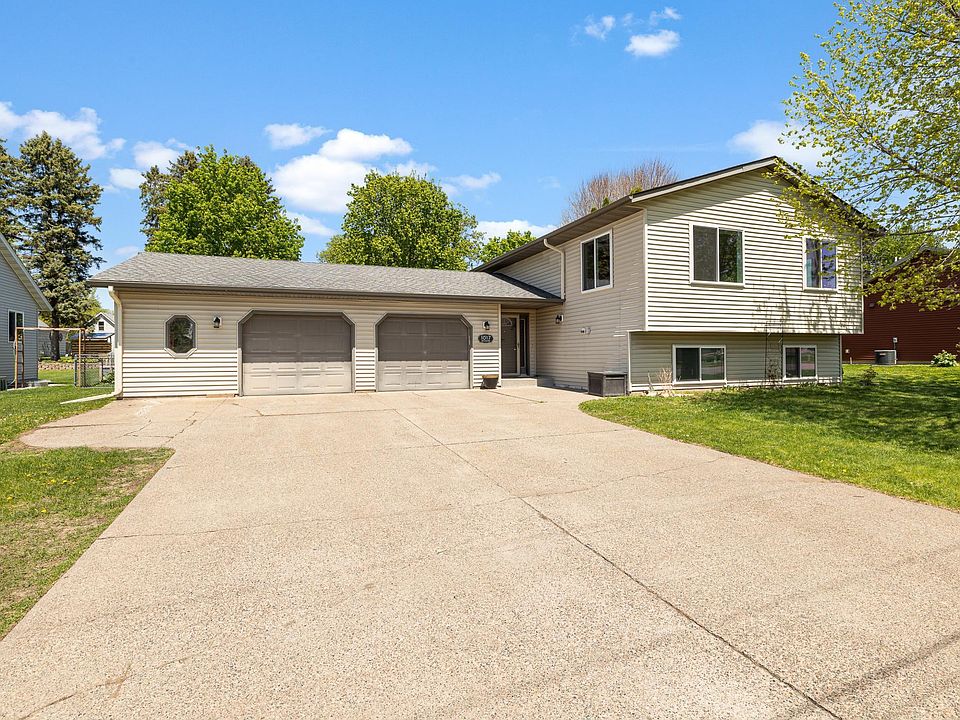 1st image of 1017 4th Ave NE