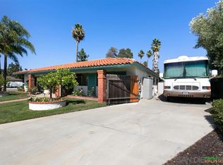 1662 W Country Club Ln W, Escondido, CA 92026