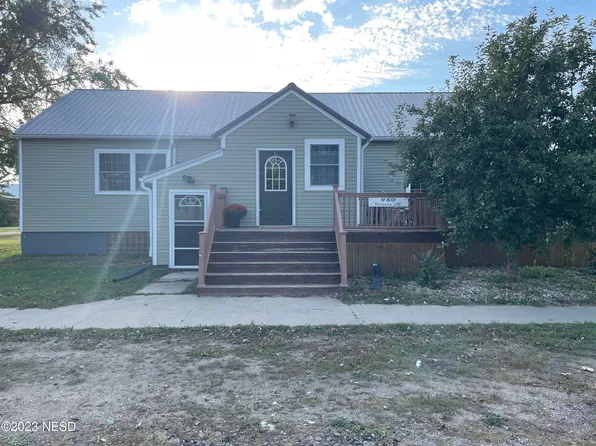 450 N Dakota St, Toronto, SD 57268