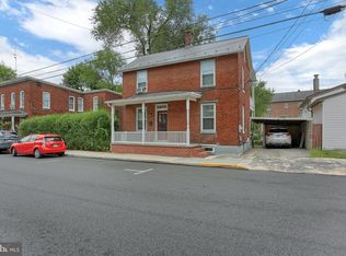 39 E Water St, Gettysburg, PA 17325