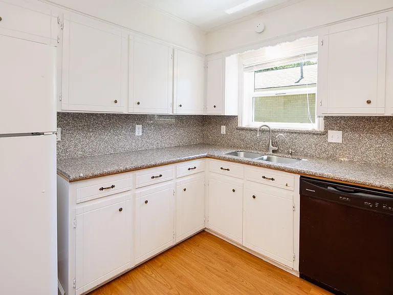 3000 Longleaf Dr — Photo 11