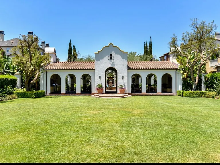 517 S Melrose St — Photo 28