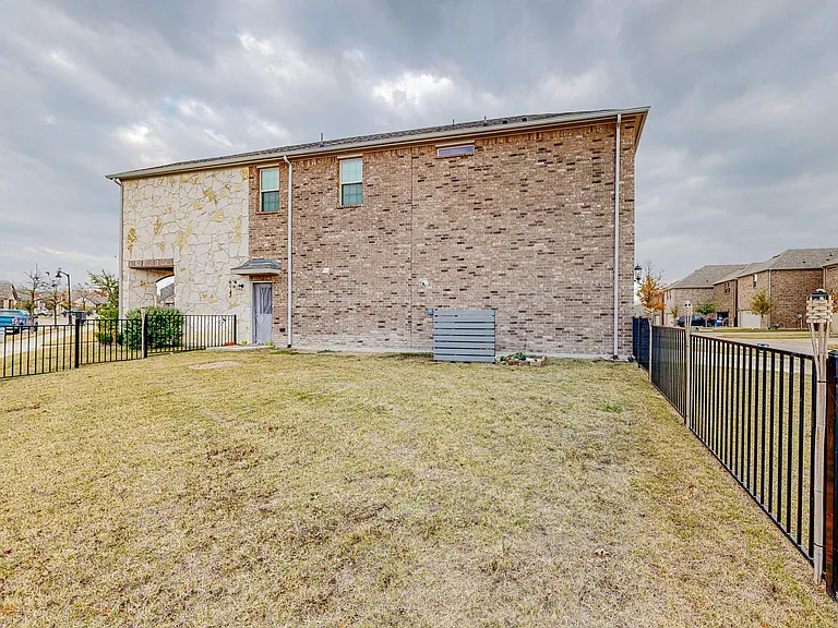 7524 Redondo Dr — Photo 33