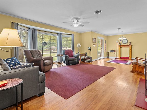 4th image of 802 Wildbriar Dr
