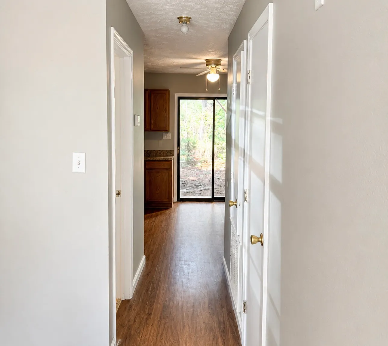 2 bed, 1.5 bath, 1024 sqft, $1,200 — Photo 4