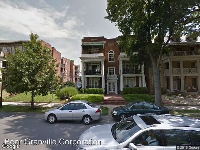 2nd image of 3006 Monument Ave APT 1E