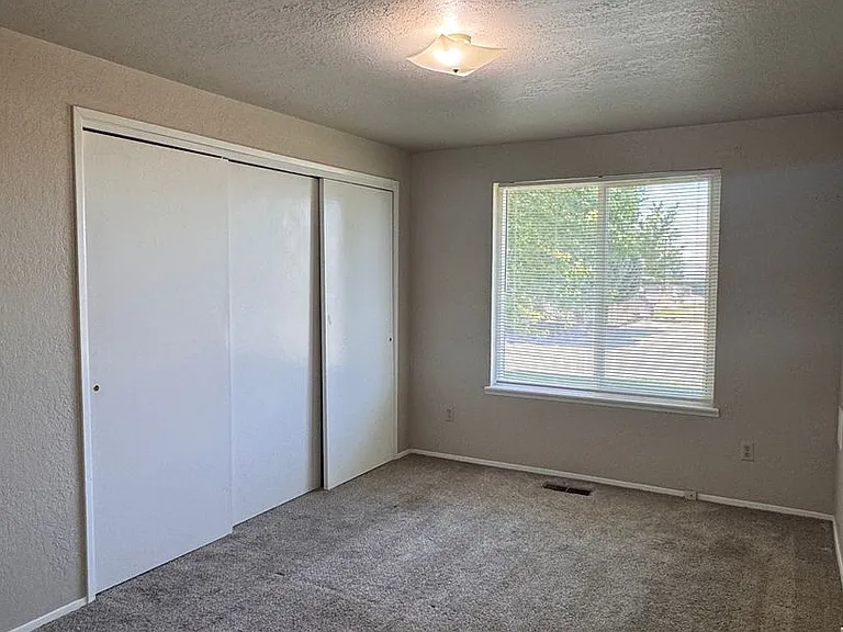 5303 N Sky Vista Ave — Photo 20