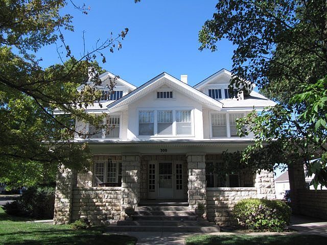 1st image of 300 Crescent Blvd