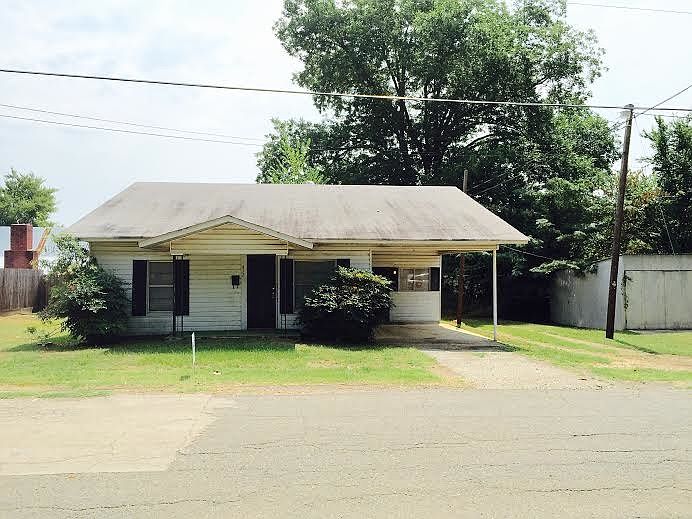 1st image of 412 N Cypress St