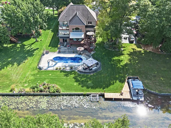 4973 Parview Dr, Clarkston, MI 48346