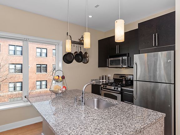 3rd image of 1627 W Ainslie St #2W
