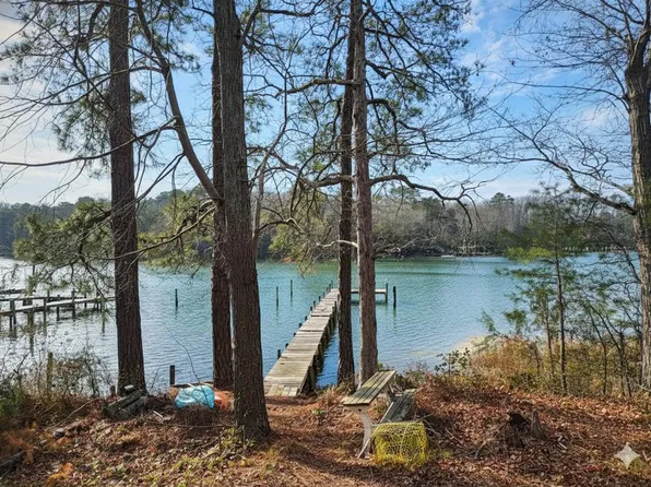 3 Blakes Cv, Topping, VA 23169