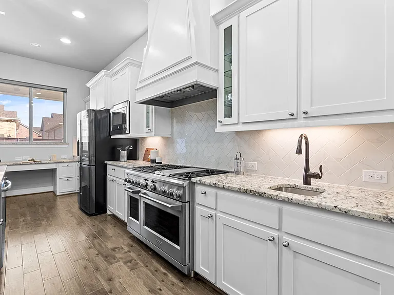 2812 Orchid St — Photo 36
