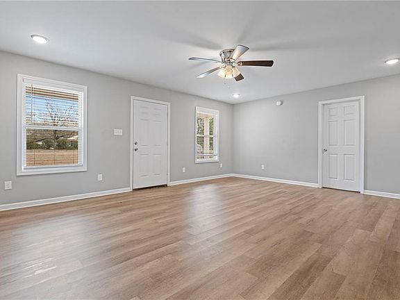 4th image of 7078 Westfield Rd