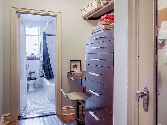 5th image of 255 W 23rd St #3