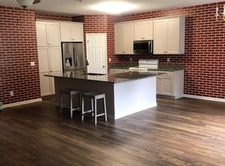 1100 Holly Meadow Dr, Holly Springs, NC 27540