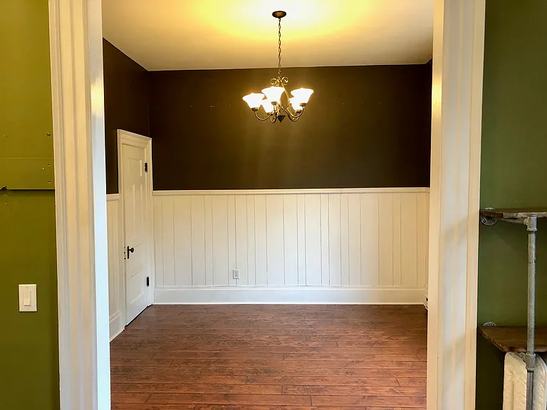212 Main St — Photo 1