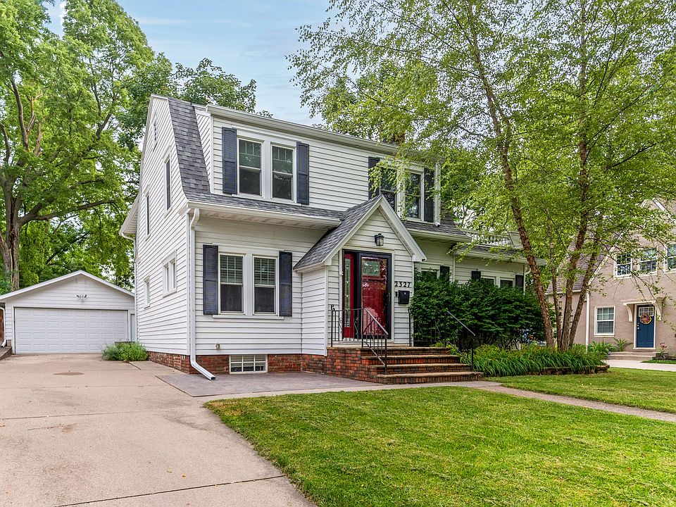 1st image of 2327 Donald St