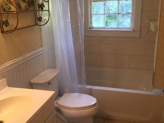 4th image of 2968 Gilmore St