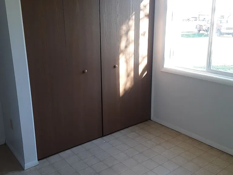27 Cherry St — Photo 3