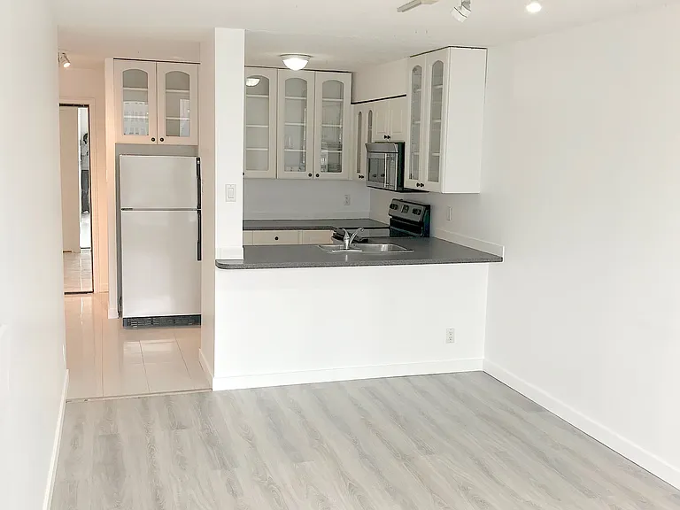 92 King St E #1402 — Photo 12