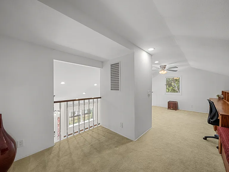 561 Walter Ave — Photo 28