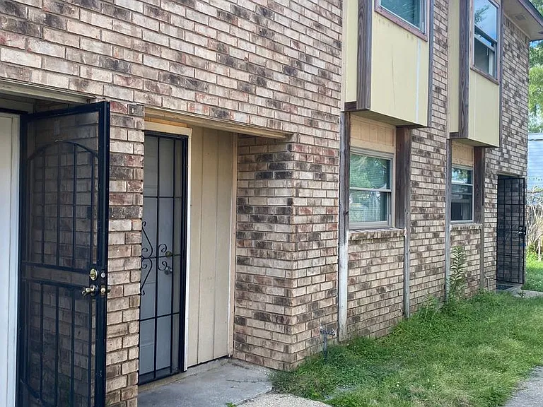 8717 Granite Dr — Photo 2