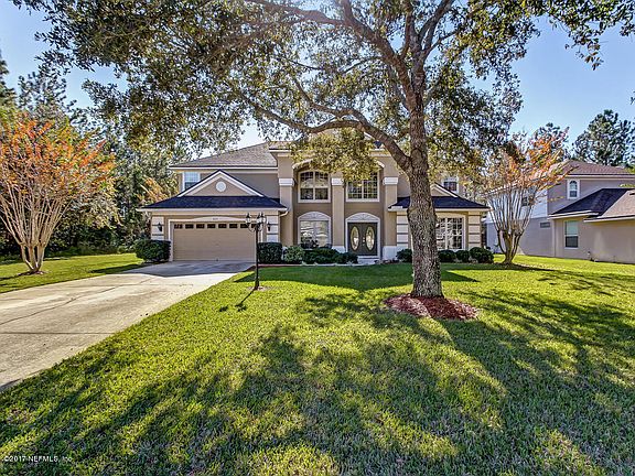 2nd image of 825 Lapoma Way