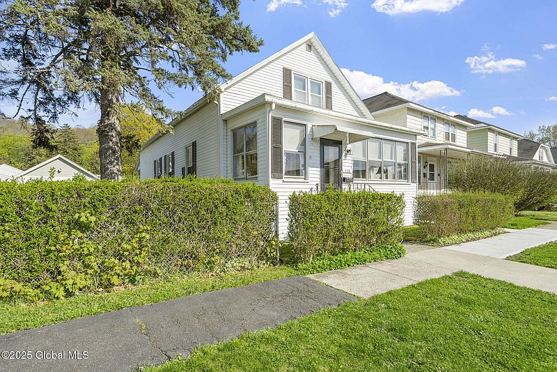 2nd image of 426 8th Avenue