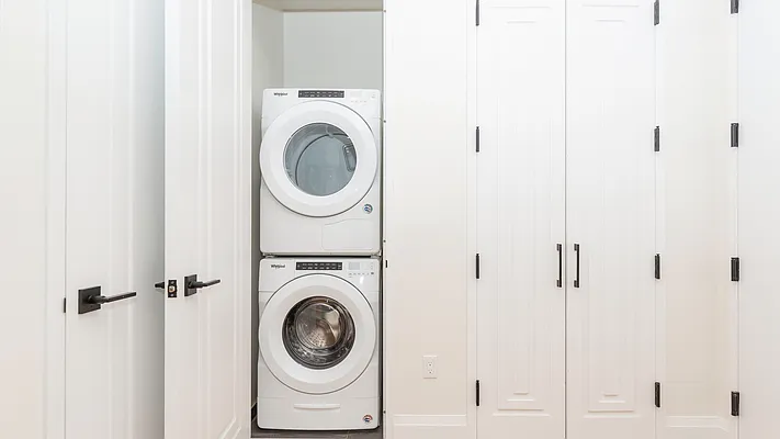 Rented by Nooklyn NYC LLC | media 49