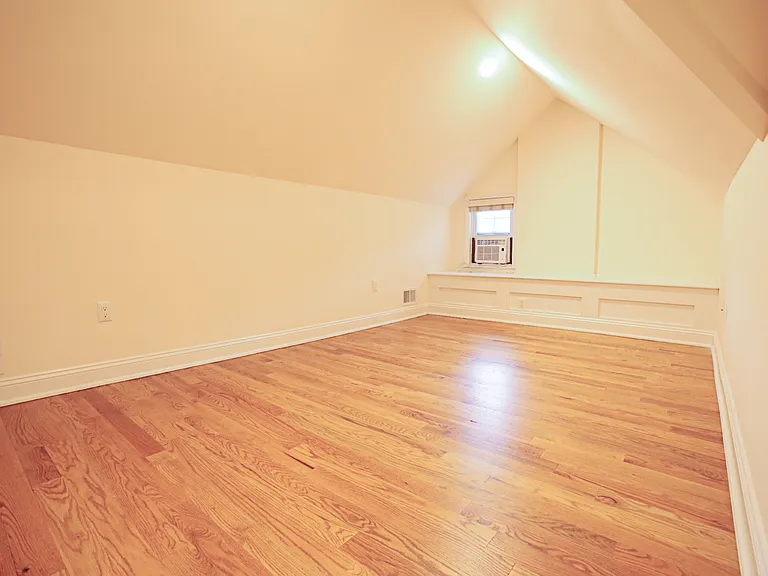 16 Harris Rd — Photo 3