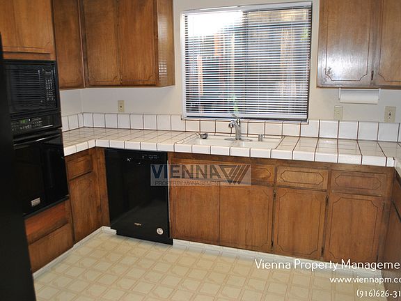 5th image of 1188 Green Hill Dr