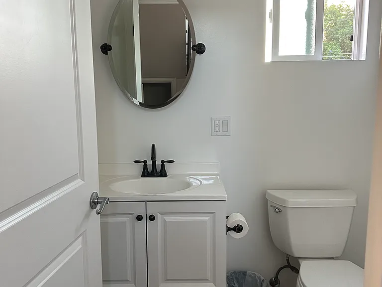 1317 W 49th St — Photo 10