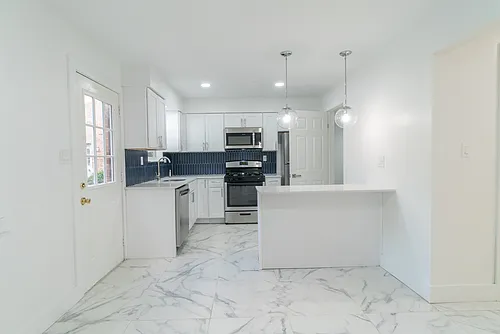 505 Adams Ln Photo 1