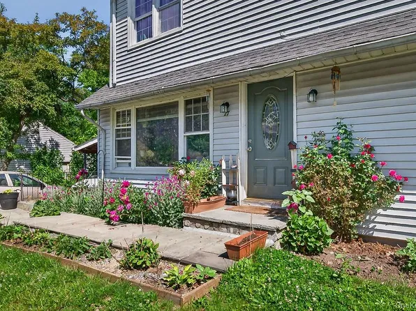 27 Tomahawk Drive, White Plains, NY 10603