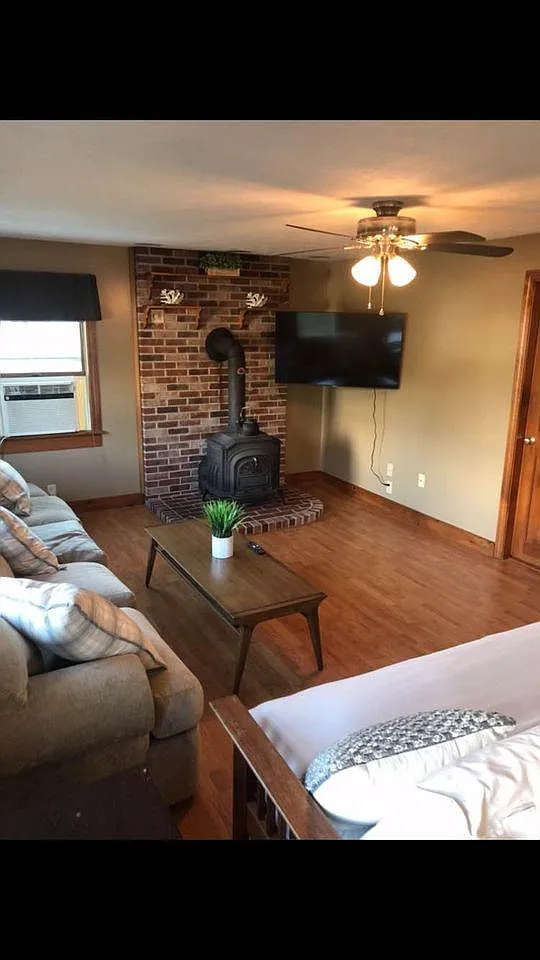 8 Woodbridge Rd — Photo 1
