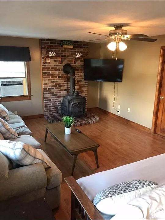8 Woodbridge Rd #1