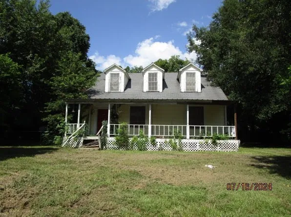15 Chester St, Alexandria, LA 71301
