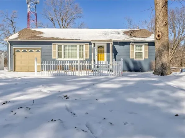 1202 NE 67th Pl, Gladstone, MO 64118