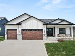 801 Willow Valley Dr, Norwalk, IA 50211
