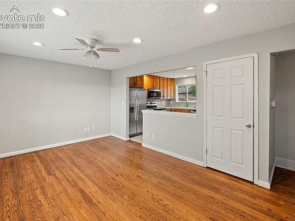 3rd image of 1019 Holmes Dr